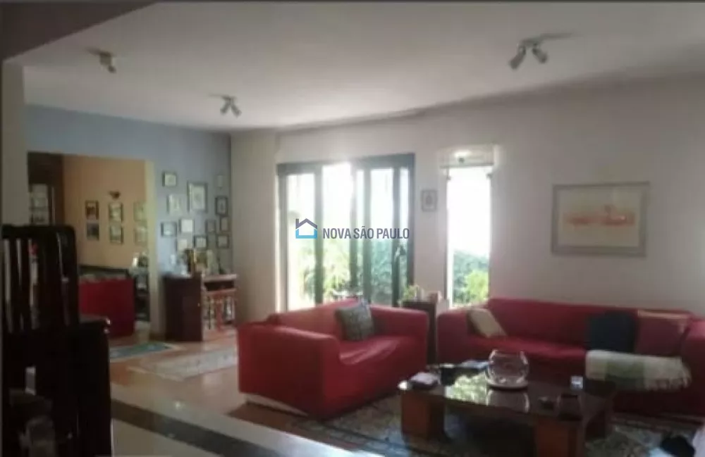 Casa para alugar com 4 quartos, 359m² - Foto 1