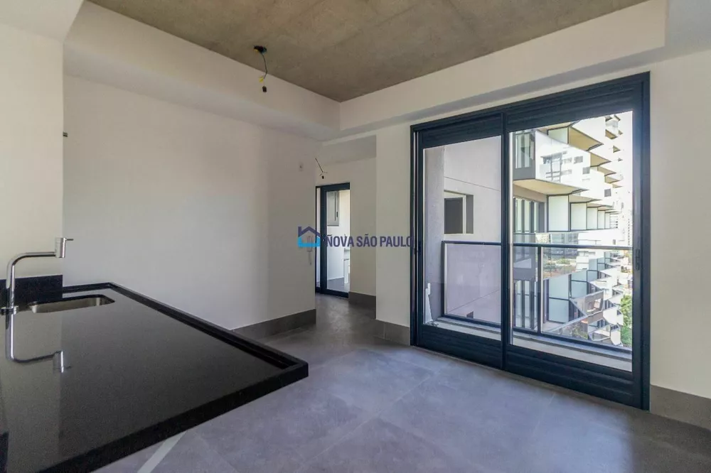 Apartamento à venda com 4 quartos, 281m² - Foto 2