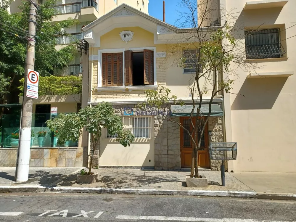 Casa à venda com 3 quartos, 224m² - Foto 1