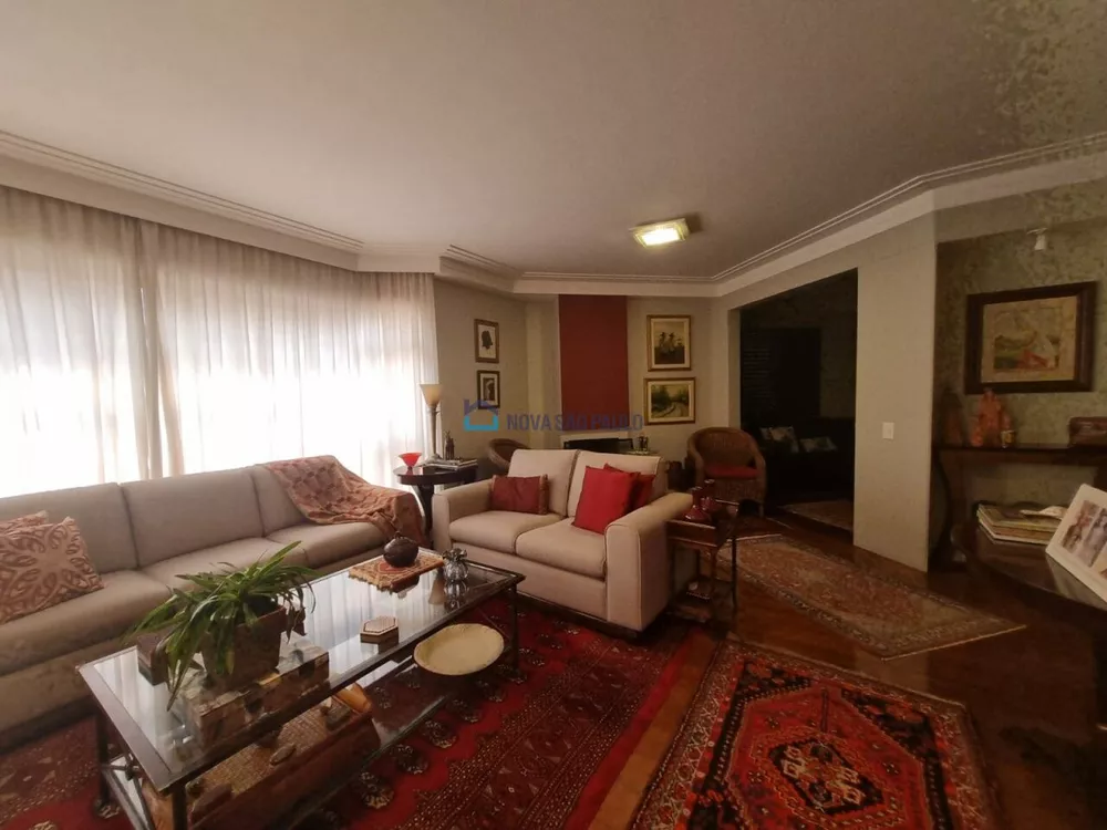 Apartamento à venda com 4 quartos, 181m² - Foto 1