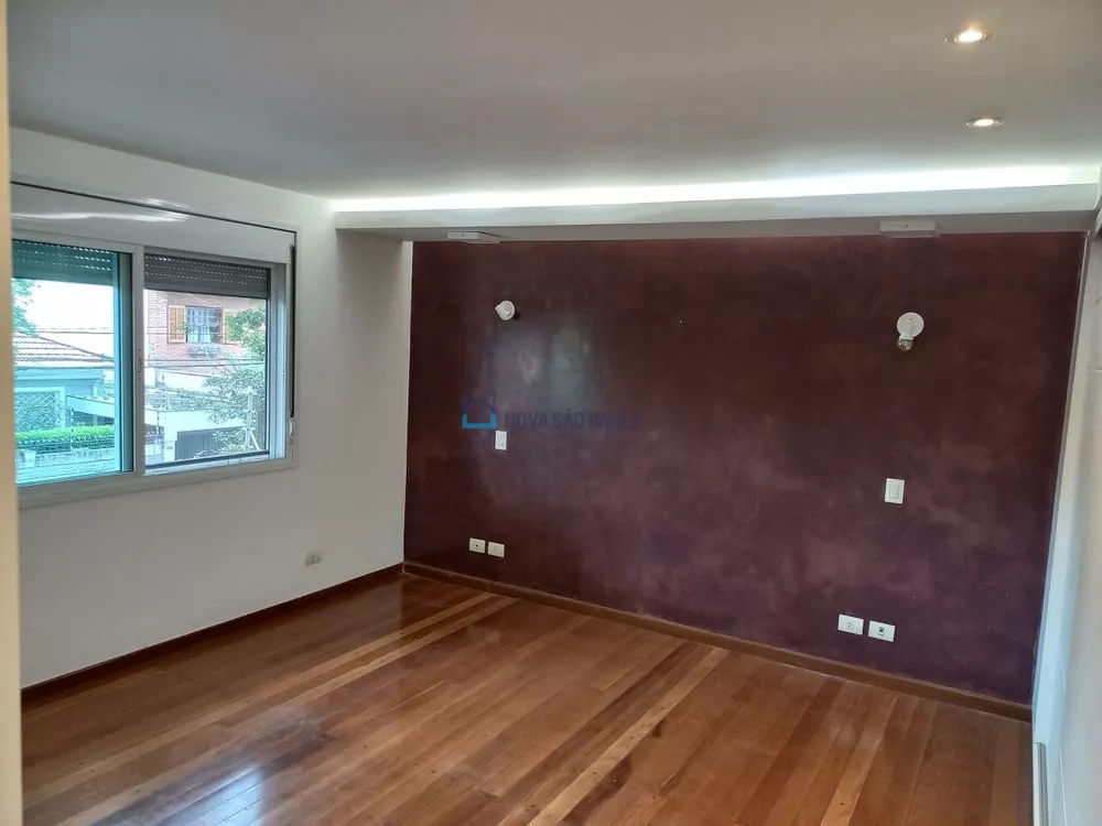 Casa à venda com 4 quartos, 250m² - Foto 4