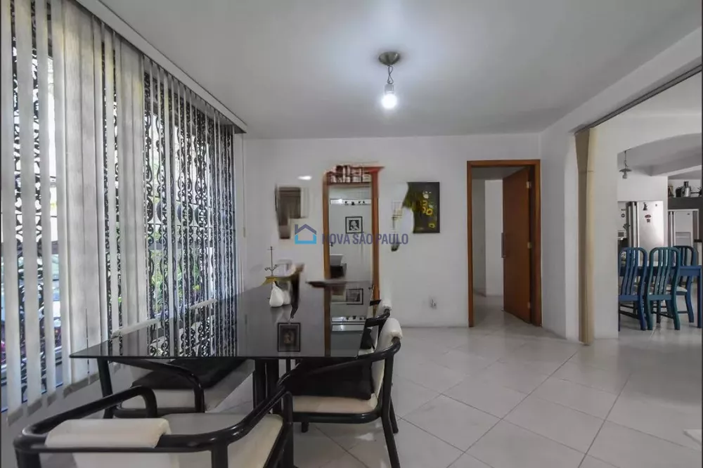 Casa para alugar com 4 quartos, 220m² - Foto 4