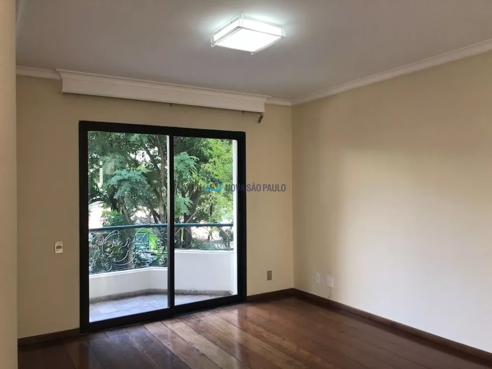 Apartamento para alugar com 3 quartos, 140m² - Foto 2