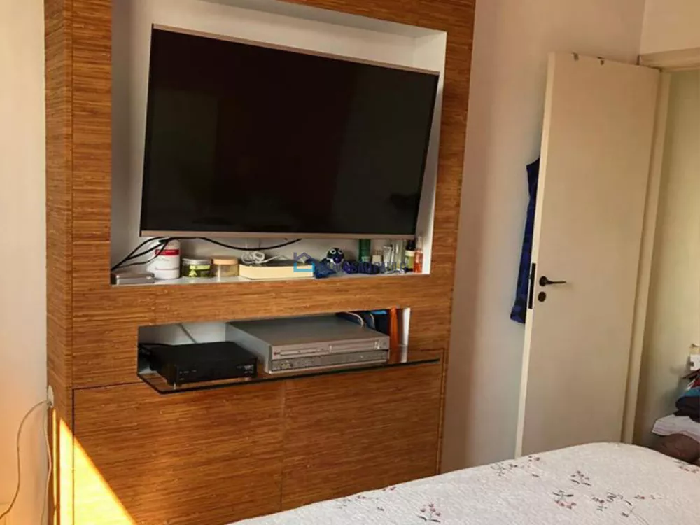 Apartamento à venda com 2 quartos, 70m² - Foto 2