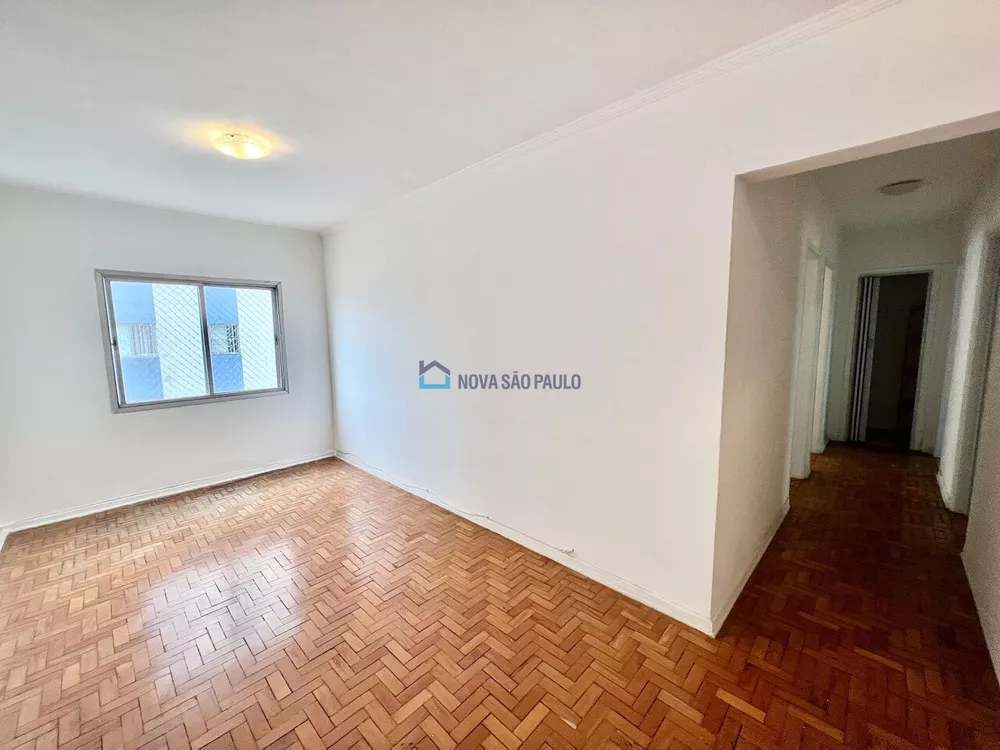 Apartamento à venda com 2 quartos, 70m² - Foto 2