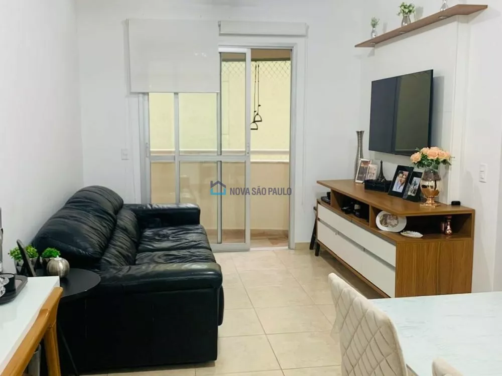 Apartamento à venda com 2 quartos, 67m² - Foto 3