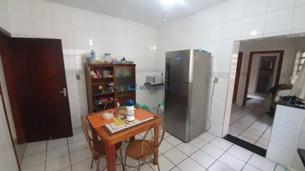 Casa à venda com 4 quartos, 166m² - Foto 7