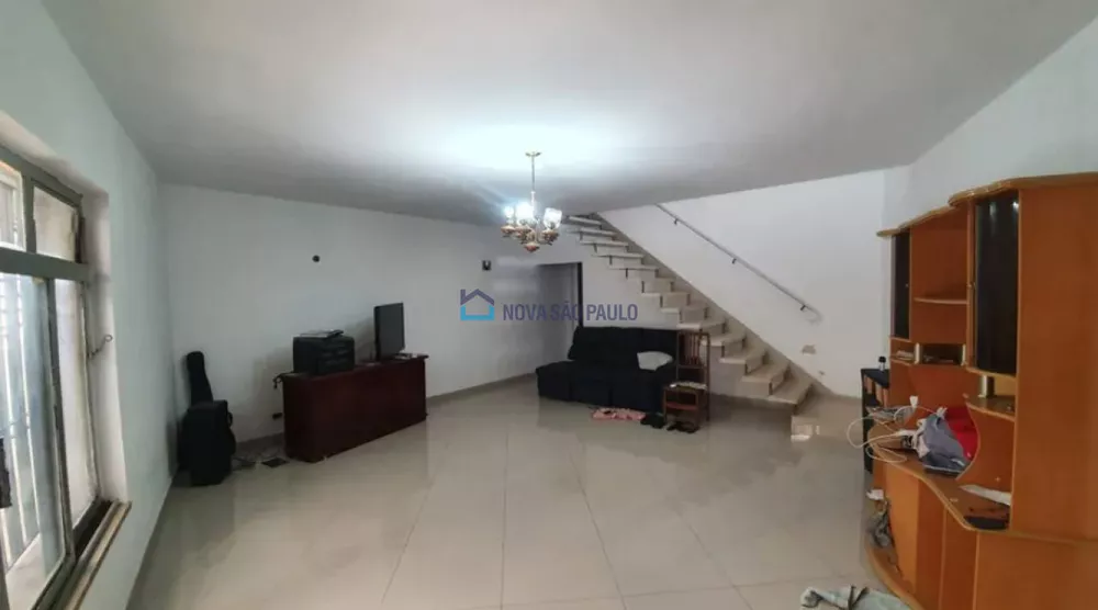 Casa à venda com 4 quartos, 166m² - Foto 2