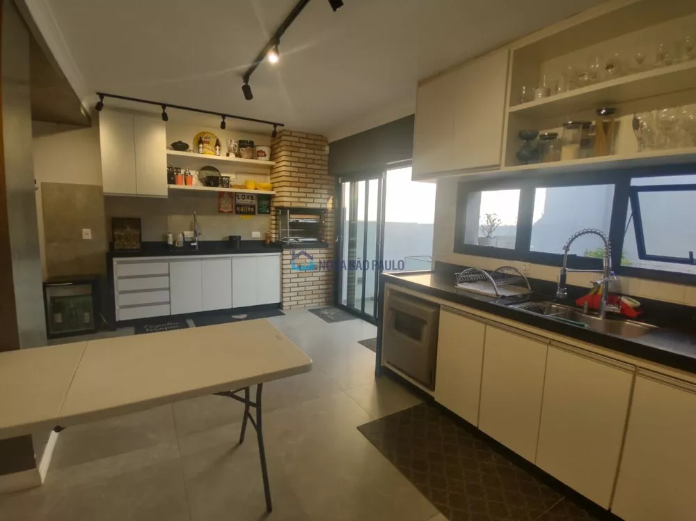 Casa à venda com 3 quartos, 261m² - Foto 3