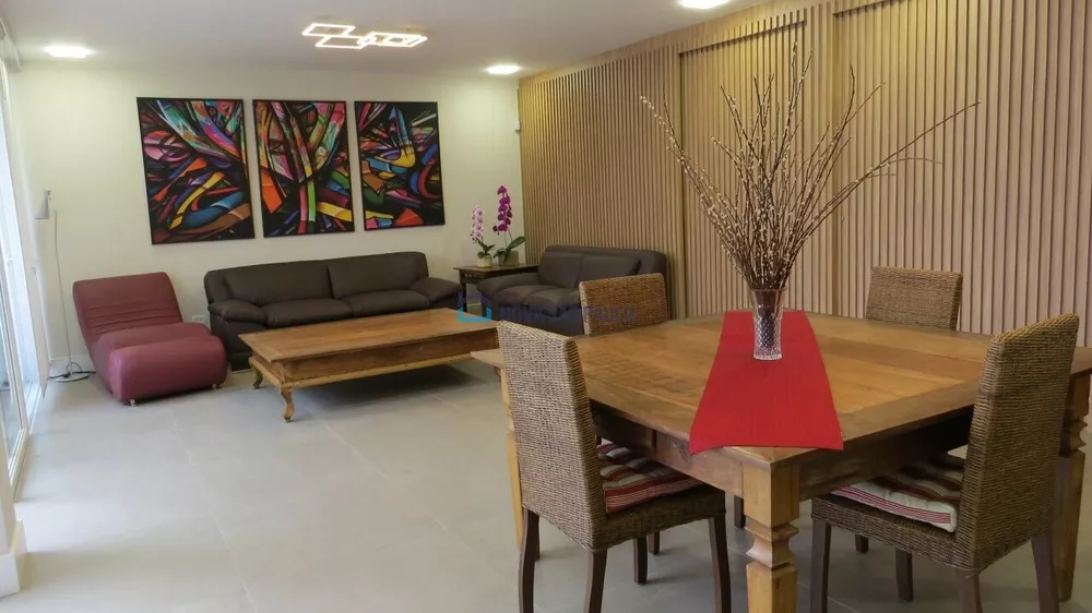 Casa à venda com 4 quartos, 359m² - Foto 1