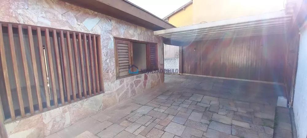 Casa à venda com 3 quartos, 230m² - Foto 1