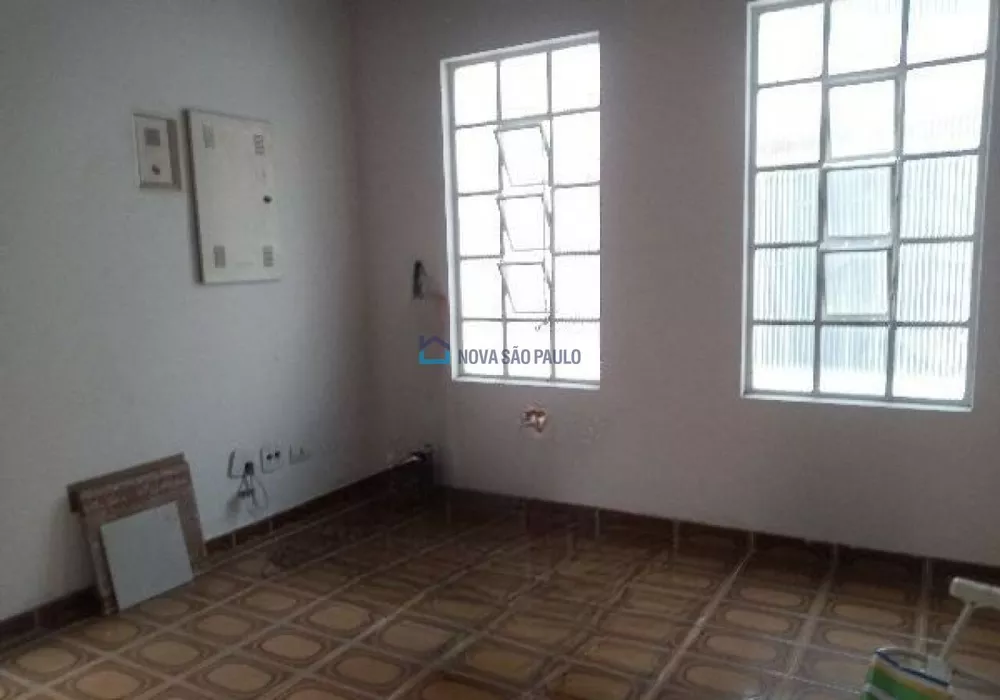 Casa para alugar com 2 quartos, 150m² - Foto 1