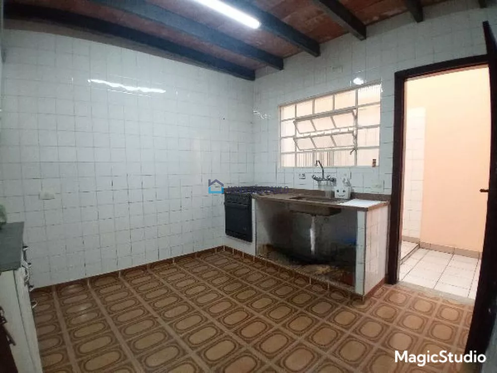 Casa para alugar com 2 quartos, 150m² - Foto 5