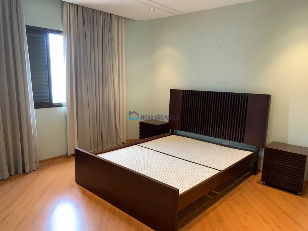 Apartamento à venda com 4 quartos, 209m² - Foto 8