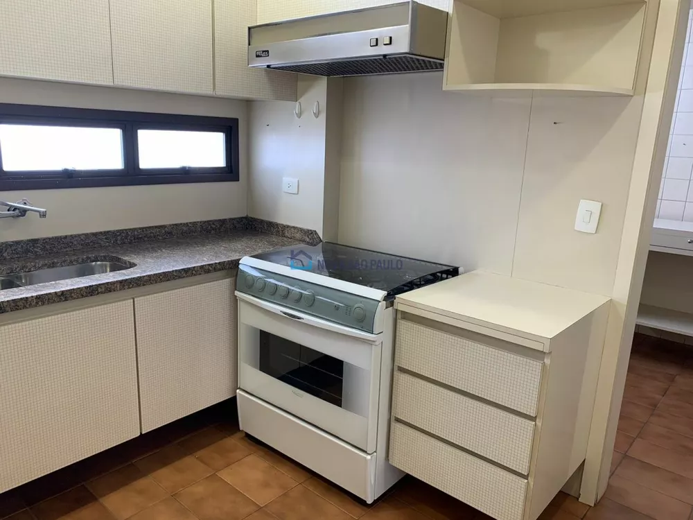 Apartamento à venda com 4 quartos, 209m² - Foto 6