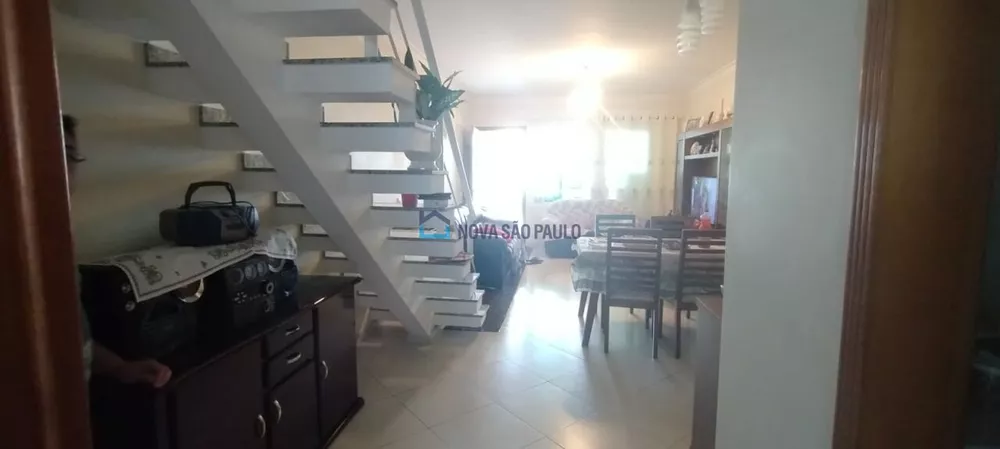 Casa à venda com 3 quartos, 129m² - Foto 2