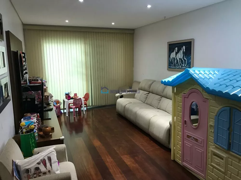 Casa à venda com 3 quartos, 415m² - Foto 1