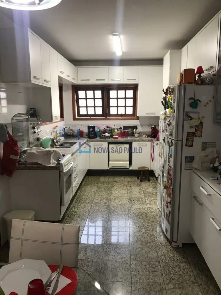 Casa à venda com 3 quartos, 415m² - Foto 4