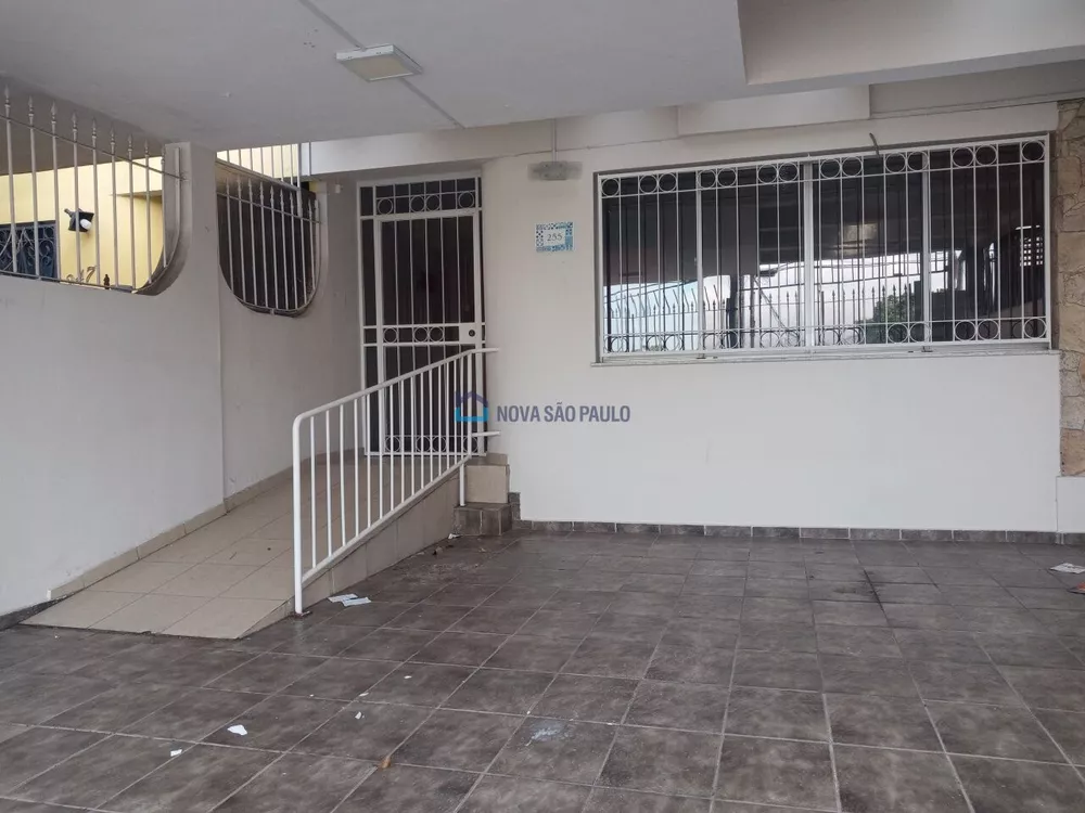 Casa Comercial para alugar com 4 quartos, 166m² - Foto 2