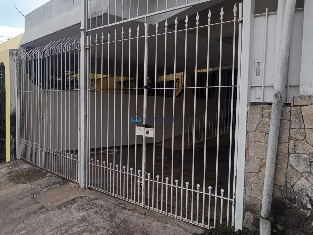 Casa Comercial para alugar com 4 quartos, 166m² - Foto 1