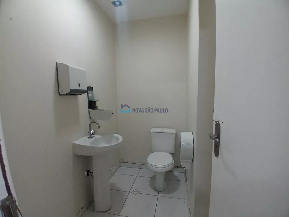 Casa Comercial para alugar com 4 quartos, 166m² - Foto 8