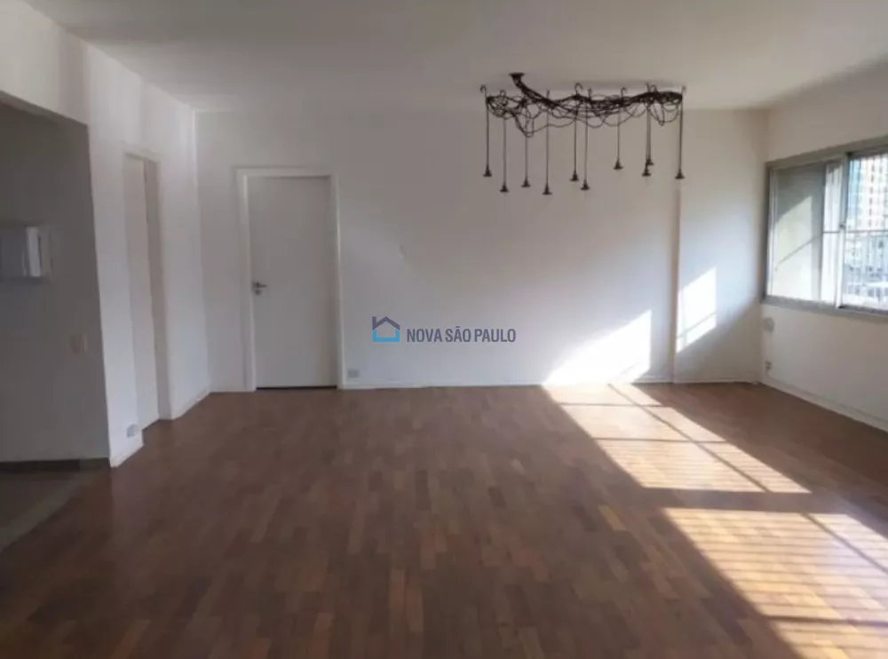 Apartamento à venda com 3 quartos, 150m² - Foto 1