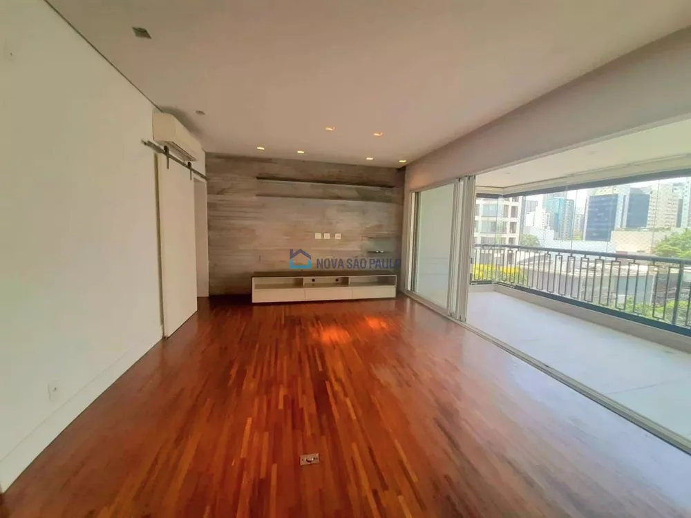 Apartamento à venda com 3 quartos, 158m² - Foto 4