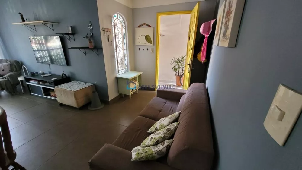 Casa à venda com 3 quartos, 126m² - Foto 1