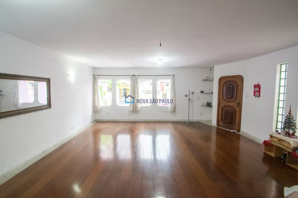 Casa à venda com 4 quartos, 340m² - Foto 1