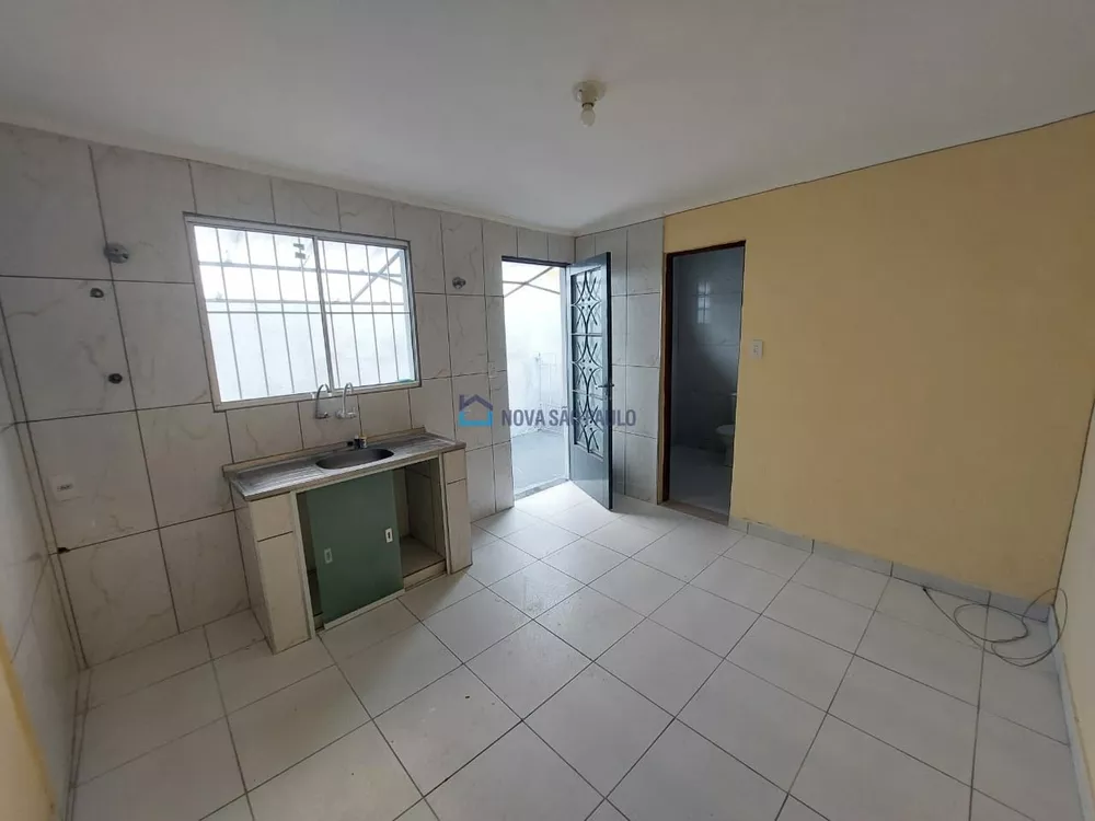 Casa para alugar com 1 quarto, 40m² - Foto 4