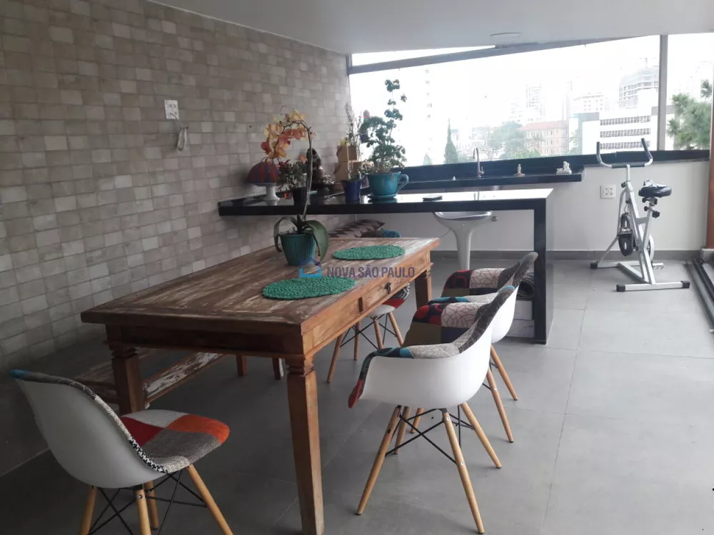 Apartamento à venda com 3 quartos, 185m² - Foto 1