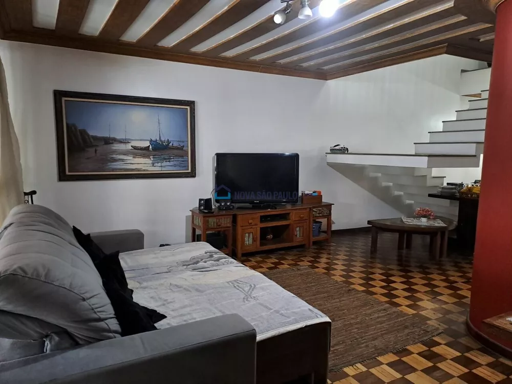 Casa à venda com 3 quartos, 209m² - Foto 2