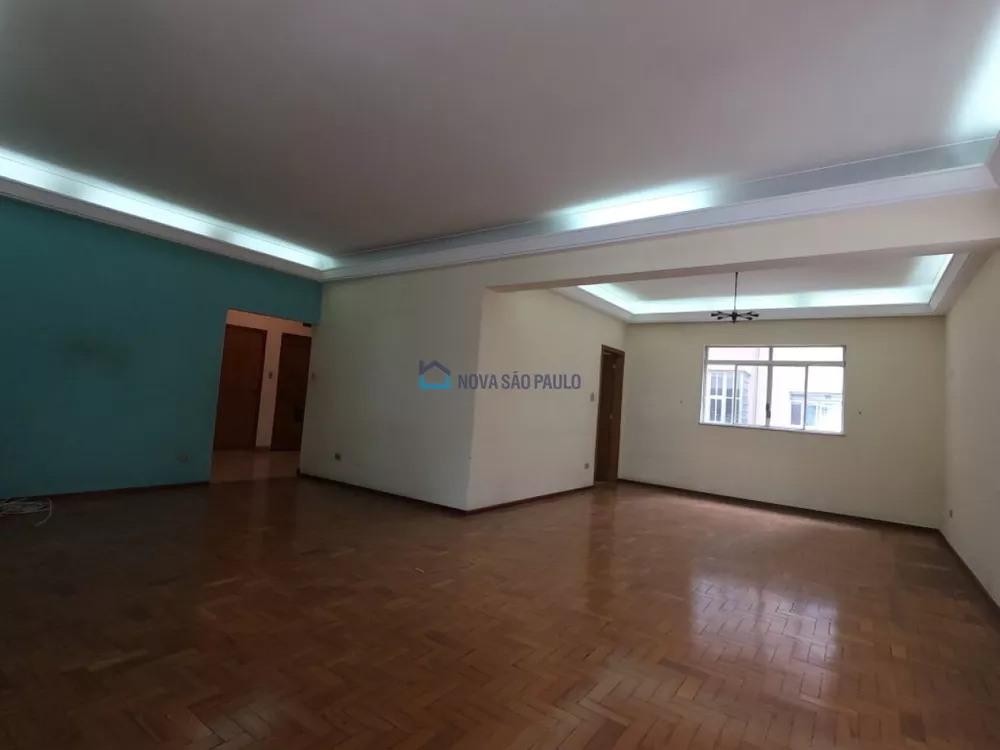 Apartamento à venda com 3 quartos, 220m² - Foto 2