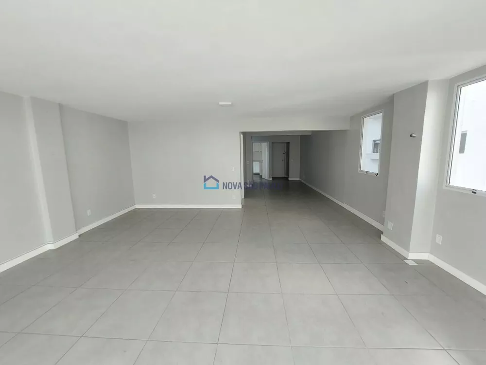 Apartamento para alugar com 3 quartos, 278m² - Foto 2