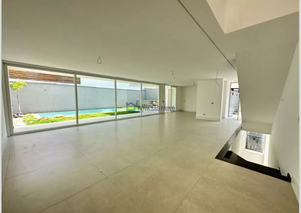 Casa de Condomínio à venda com 4 quartos, 450m² - Foto 1