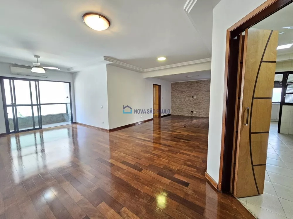 Apartamento à venda com 3 quartos, 138m² - Foto 1