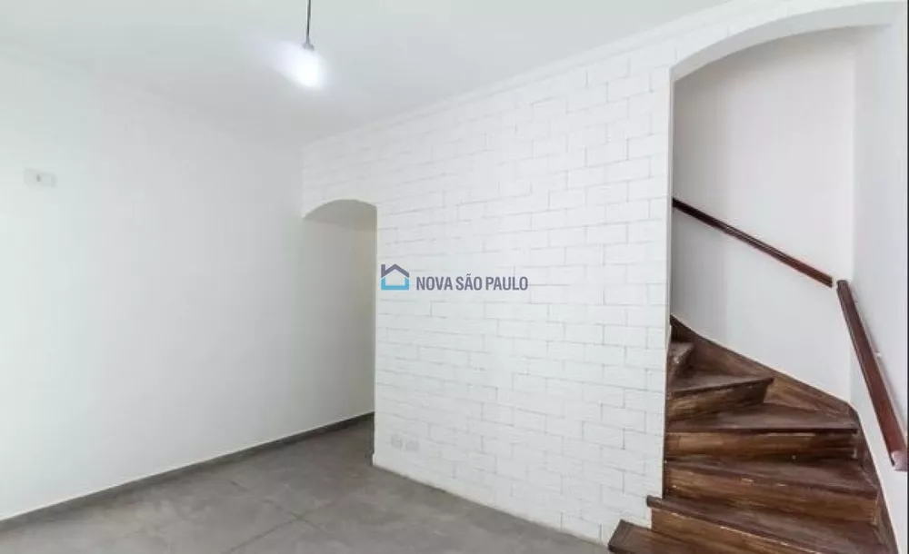 Casa de Vila à venda com 3 quartos, 160m² - Foto 1