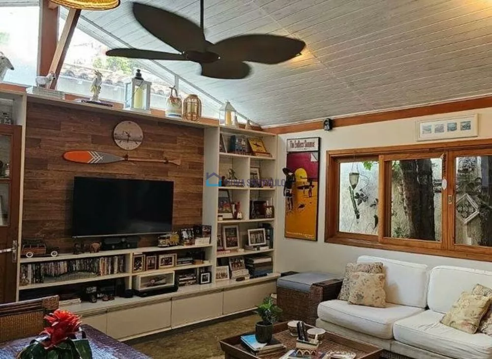 Casa para alugar com 3 quartos, 290m² - Foto 1