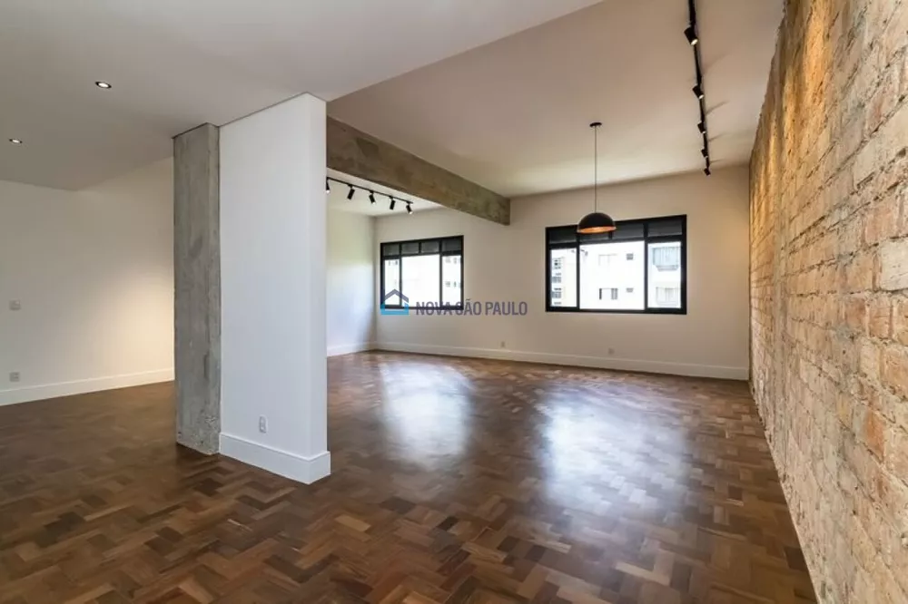 Apartamento à venda com 3 quartos, 212m² - Foto 1