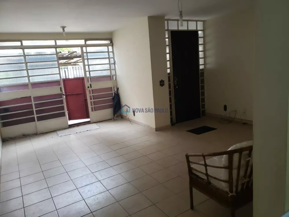 Casa à venda com 3 quartos, 220m² - Foto 1