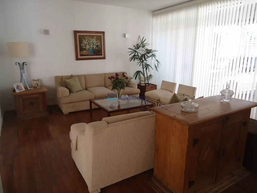 Casa à venda com 4 quartos, 270m² - Foto 2