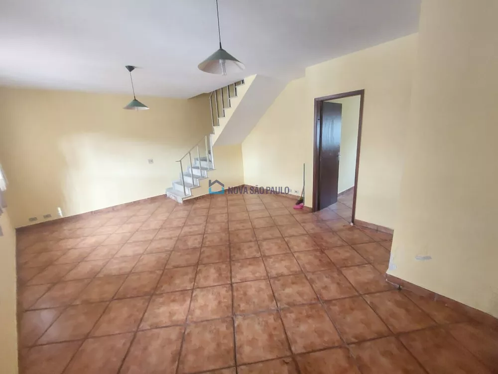 Casa para alugar com 3 quartos, 180m² - Foto 1