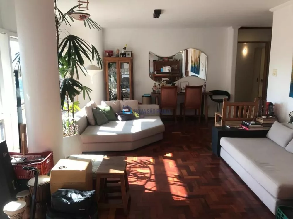 Apartamento à venda com 3 quartos, 150m² - Foto 2