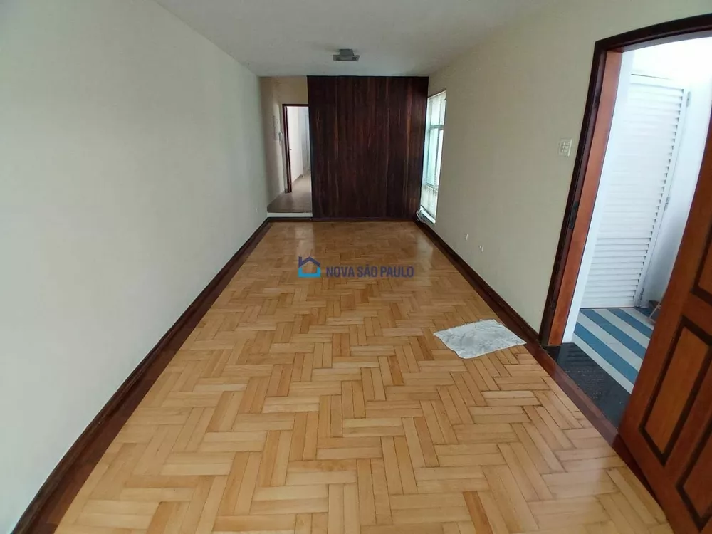 Casa à venda com 3 quartos, 250m² - Foto 1