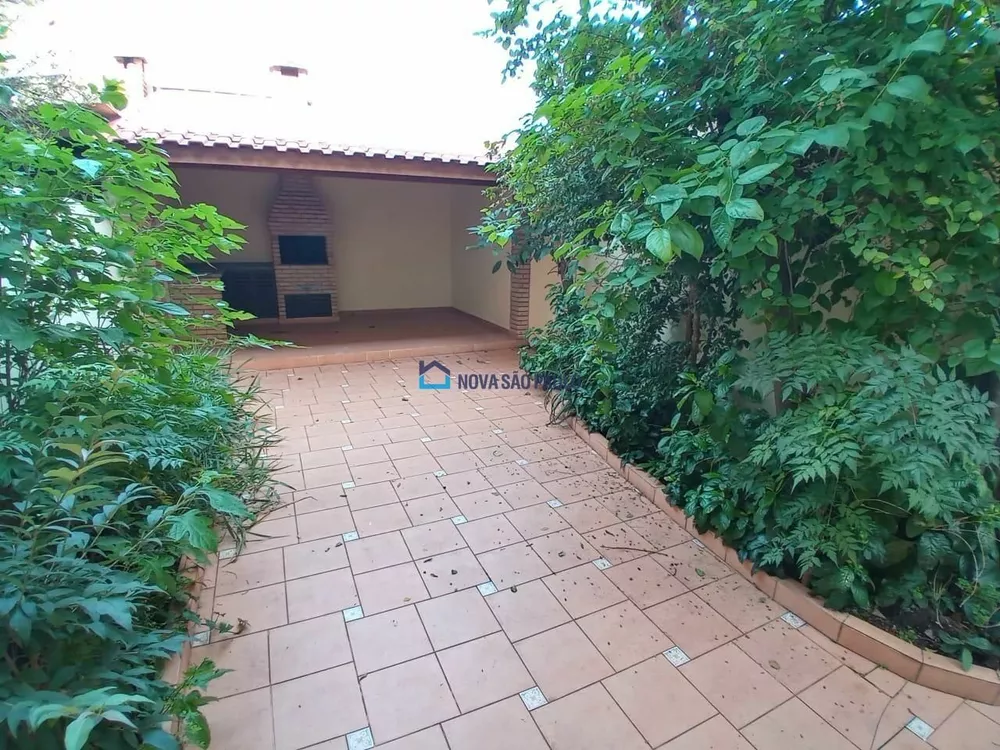 Casa à venda com 3 quartos, 250m² - Foto 4