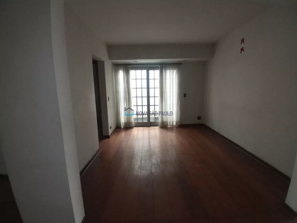 Casa Comercial para alugar com 4 quartos, 405m² - Foto 1