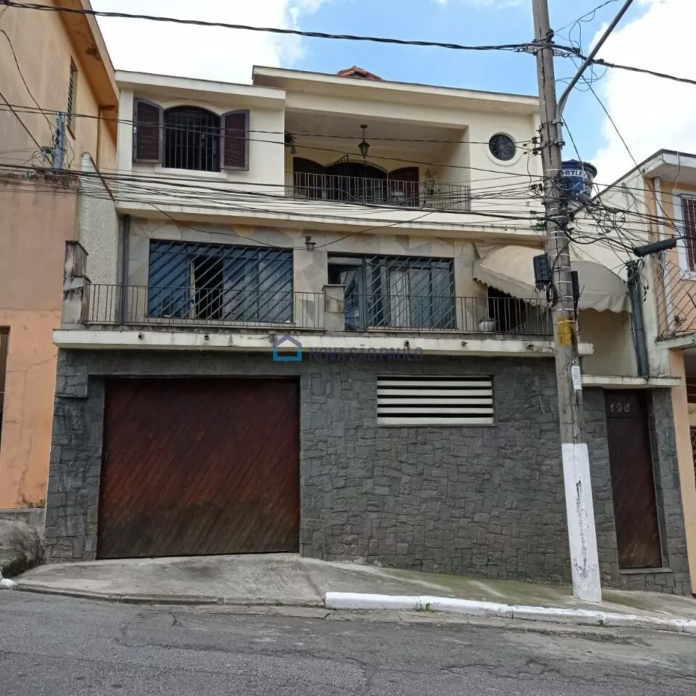 Casa à venda com 3 quartos, 185m² - Foto 1