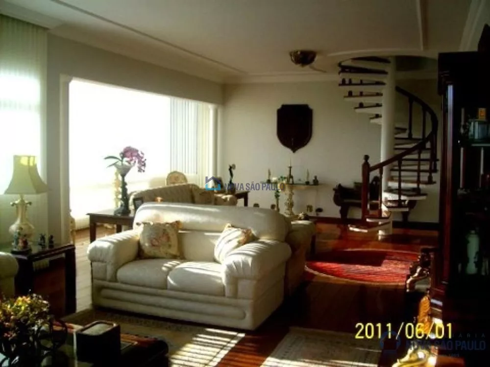 Apartamento para alugar com 4 quartos, 800m² - Foto 2