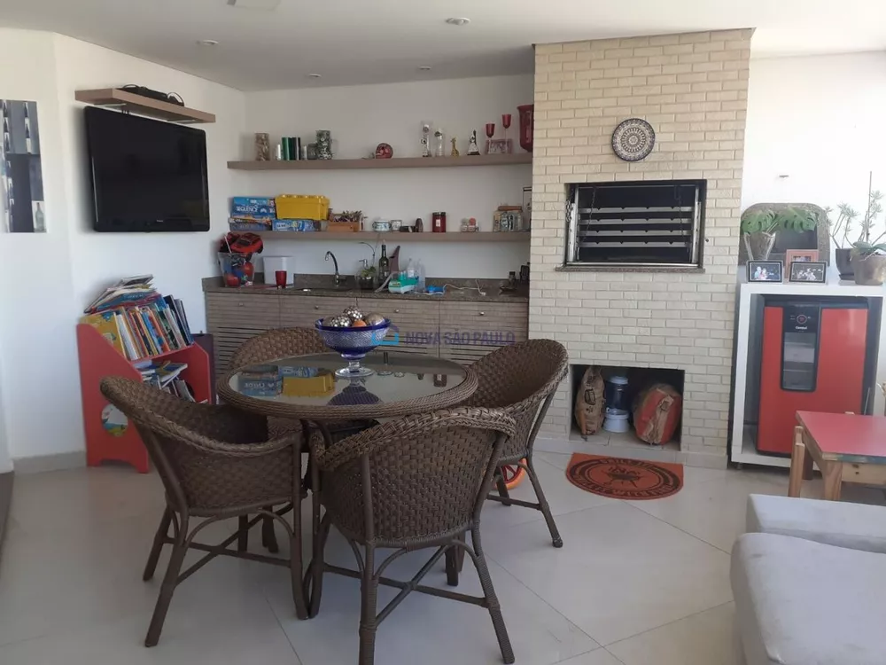 Apartamento à venda com 3 quartos, 158m² - Foto 3