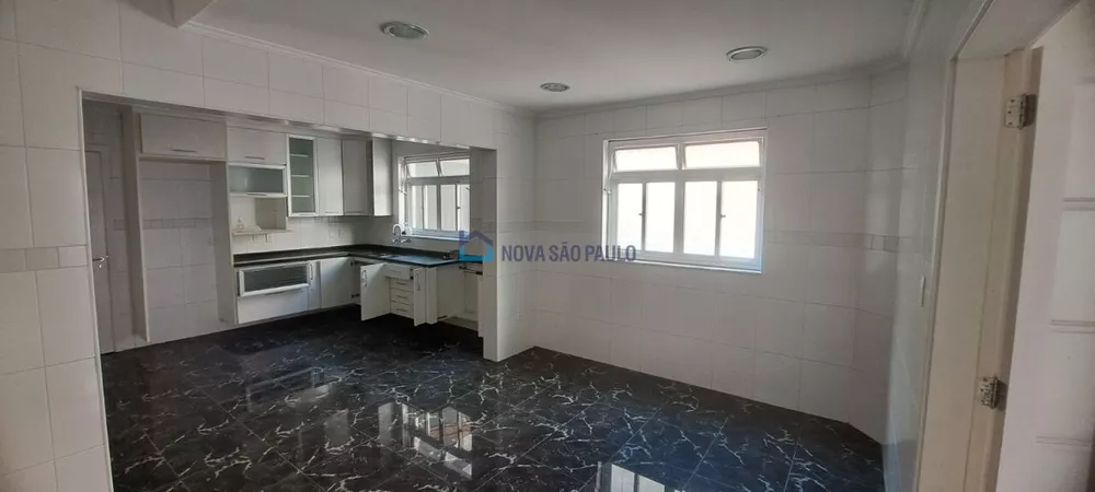 Casa à venda com 2 quartos, 200m² - Foto 4